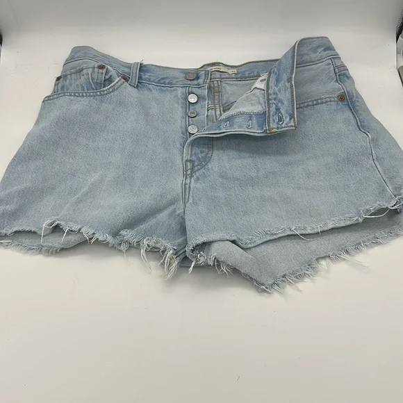 Levi's Light Blue Women's Denim Shorts - Picture 8 of 16